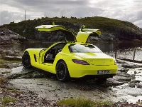 Mercedes-benz sls e-cell  puzzle